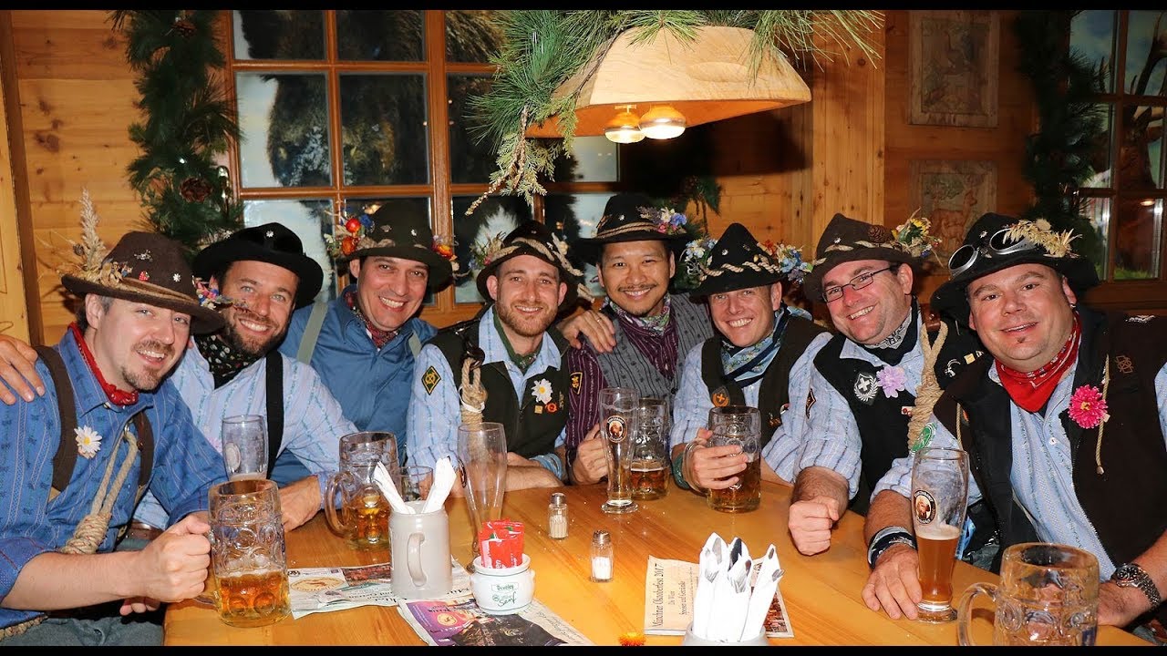 Urig: Renoldi's Wildstuben auf dem M&uuml;nchner  Oktoberfest