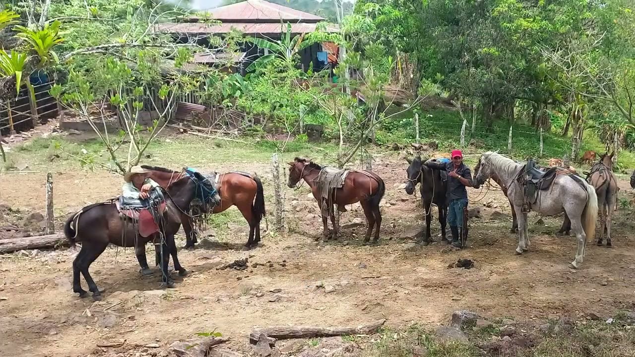 PASEO PIRÁMIDE DE GARROBO GRANDE, CHONTALES, NICARAGUA.