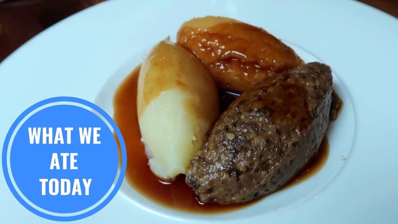 TRYING HAGGIS FOR THE FIRST TIME IN SCOTLAND! | Food Diaries: What We Ate Today - Yum It
