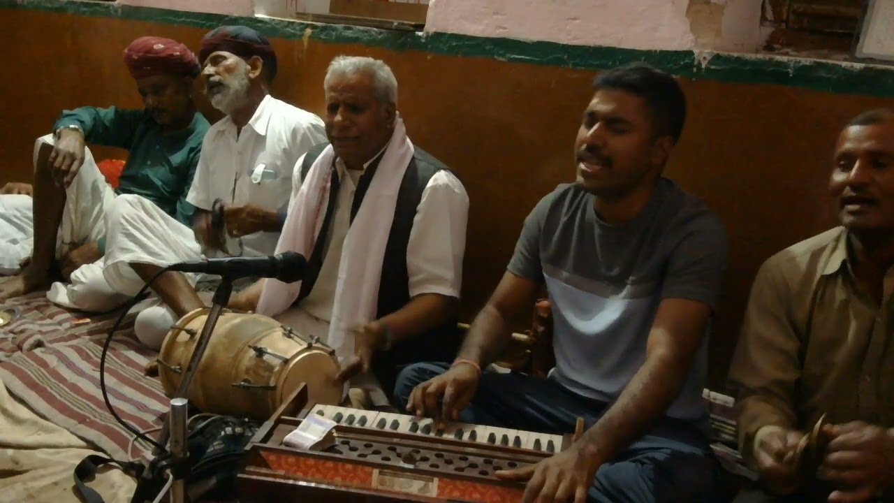 लख चौरासी का छोटा टेशन मोटा मिनक जमारा रे। इस जगह विश्राम मिले तो शरणा श्याम तुम्हारा रे।। 
