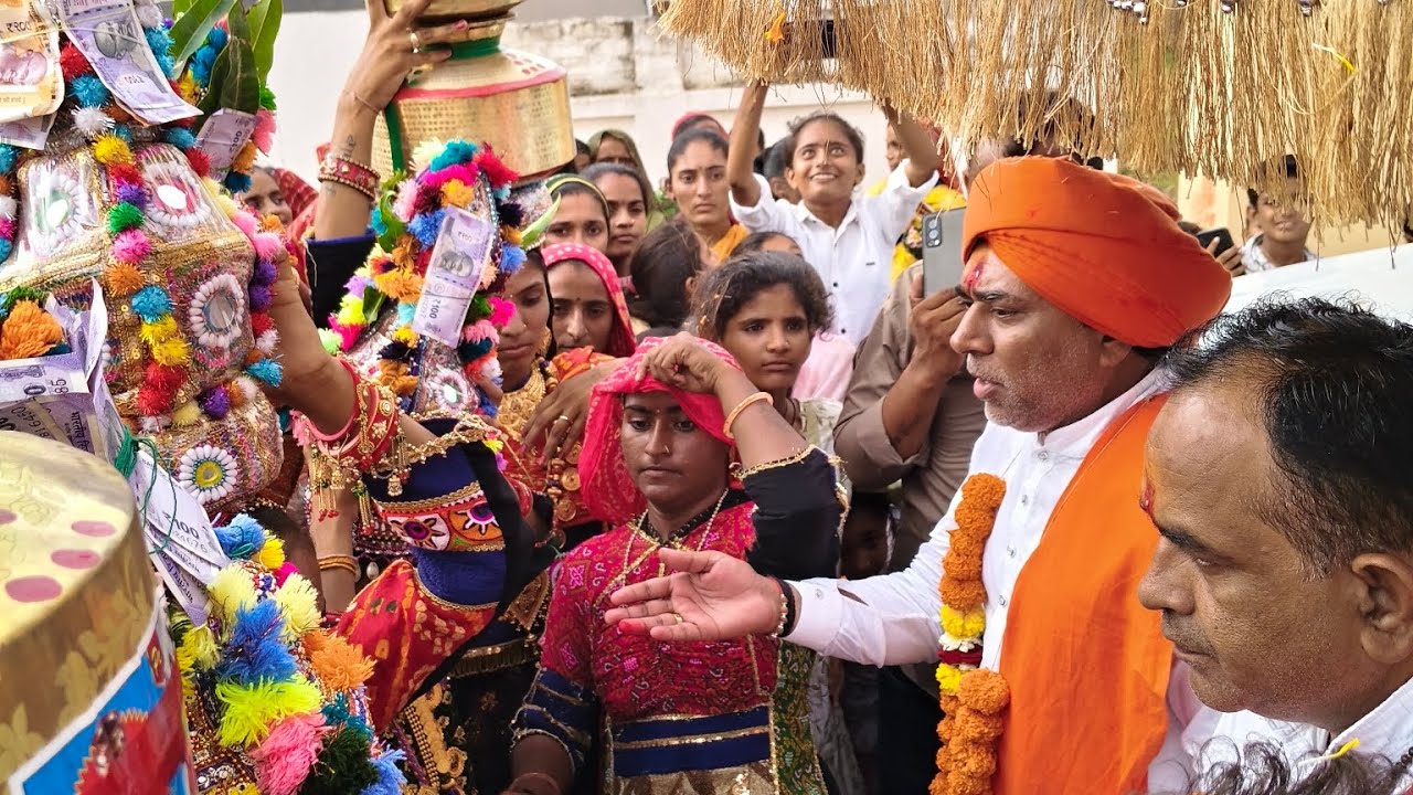 રબારી સમાજ શિક્ષણ રથ માય માધવપુર ગામ 🍂રામ બાલક દાસ બાપુ અને કોઠારી બાપુ 🚩🚩🚩