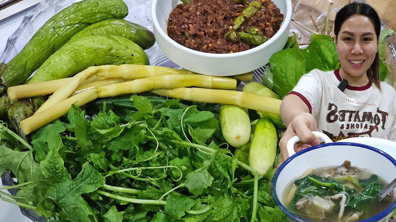 น้ำพริกปลากระป๋องกินกับยอดมะระขี้นกอ่อนๆอร่อยมากๆค่ะ