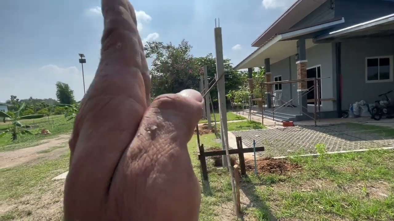 ต่อเติมเพิ่มพื้นที่หน้าบ้านกันฝนกันแดดครับ บ้านสวนคุณย่า Grandma Garden House EP.142