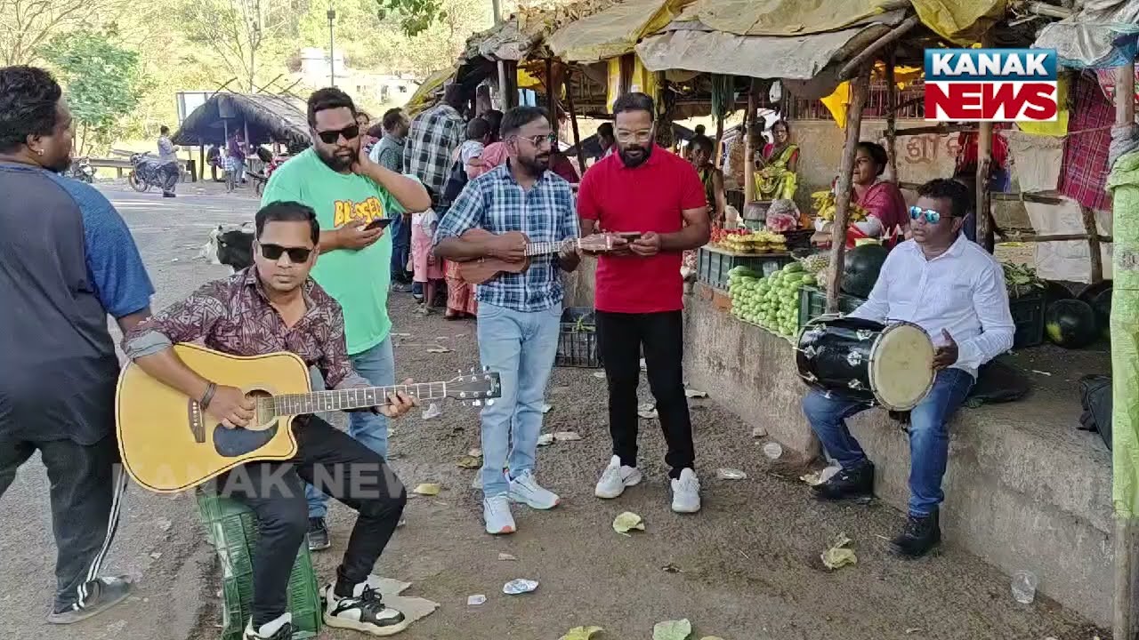 Singing On The Streets | Youth From Koraput Promotes &lsquo;Kota Junction&rsquo; with A Unique Song