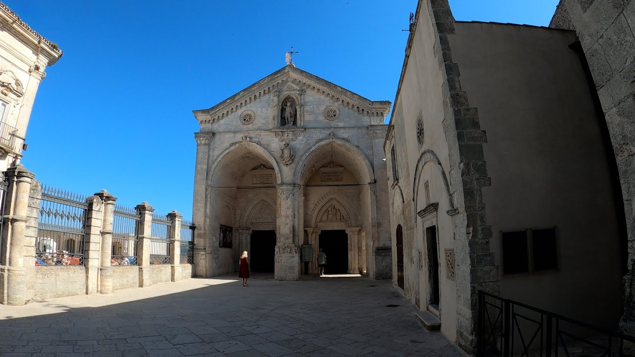 ALLA SCOPERTA DI MONTE SANT'ANGELO parte 02 LA BASILICA NELLA GROTTA