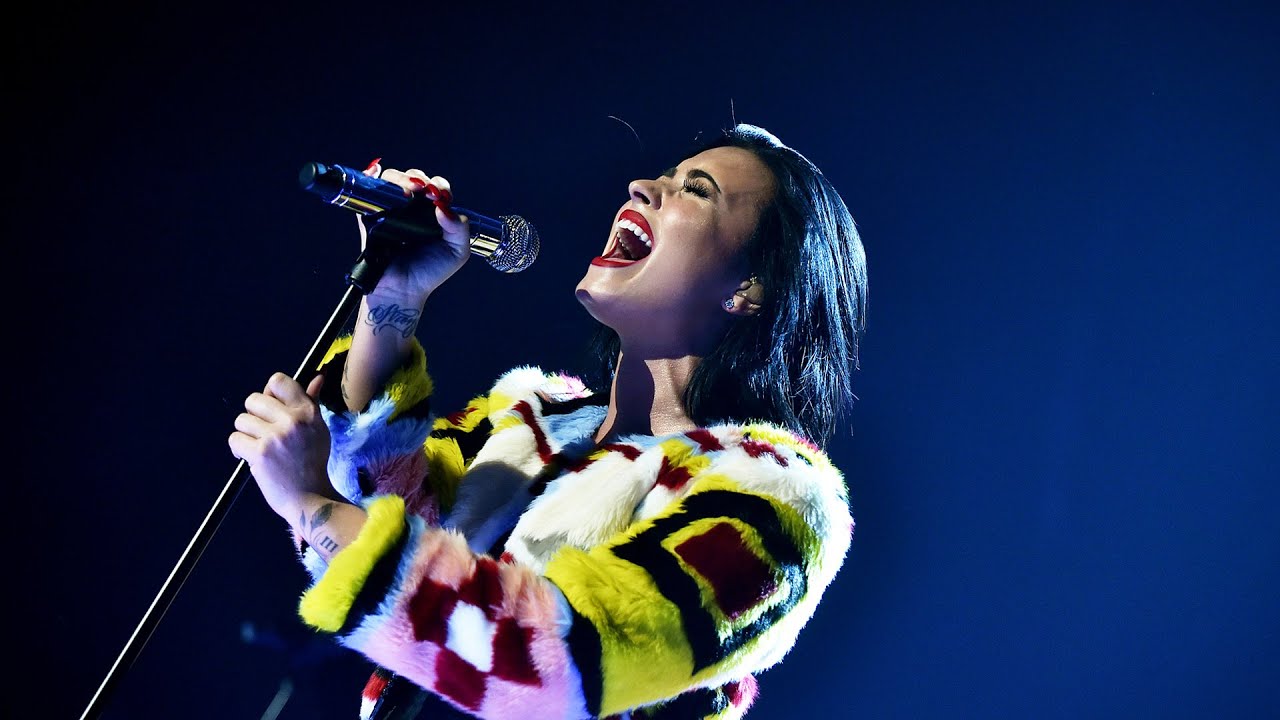 Demi Lovato - Confident (Radio 1's Teen Awards 2015)