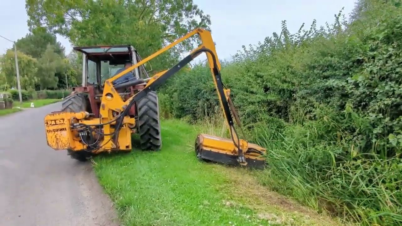 MCCONNEL PA93 HEDGE TRIMMER DEMONSTRATION VIDEO