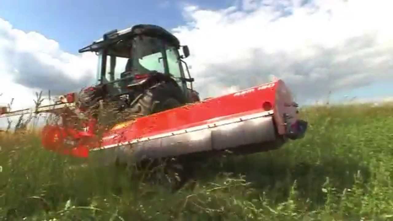 KUHN RSM 180 - Offset arm Verge Shredders (In action)