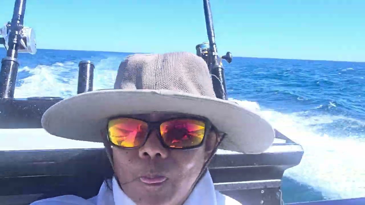 FISHING ON ROUGH SEAS is Fun but Dangerous #fishing #bar crusher #roughsea 