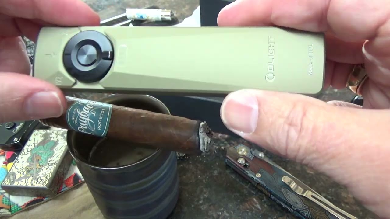 Olight Arkfeld ULTRA Box Open & Function
