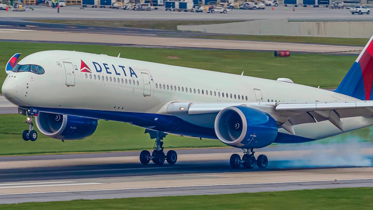 77 Amazing Landings & Takeoffs at the World’s Busiest Airport | ATL Atlanta Plane Spotting in 4K