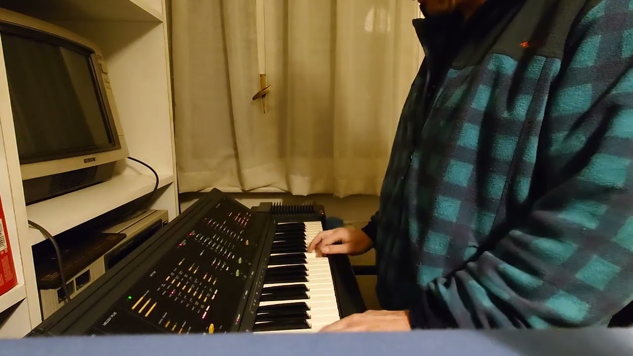 1984 Yamaha PS-6100 Portatone FM synthesizer keyboard