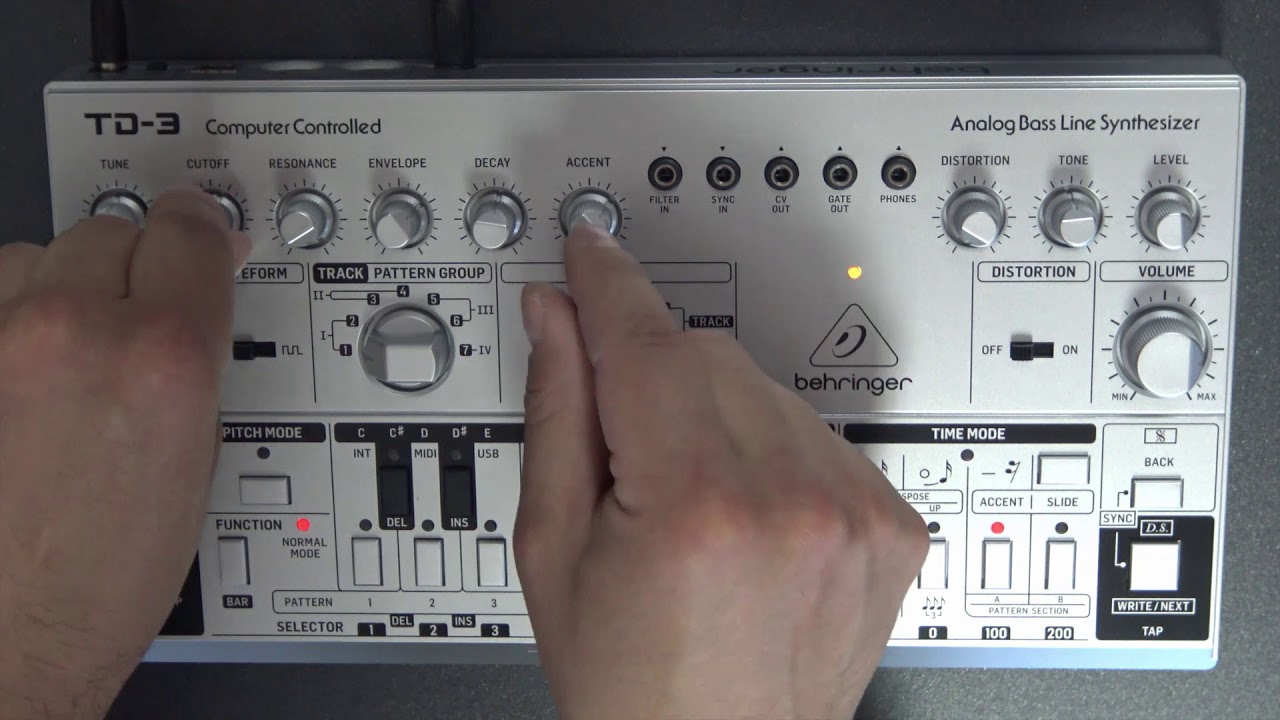 Behringer TD3 - Quick Acid Demo (No Talking)