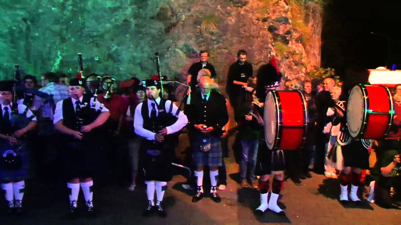 1st Sauerland Pipes and Drums - Highland Cathedral vor Balver Höhle 2012