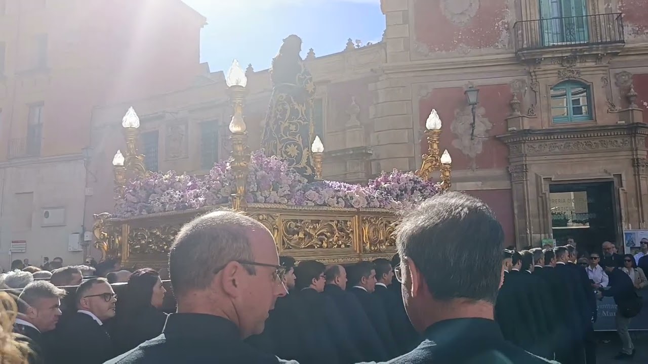 Magna Murcia 2025. Llegada del Cristo del Rescate a la Catedral de Murcia. Paso Blanco.