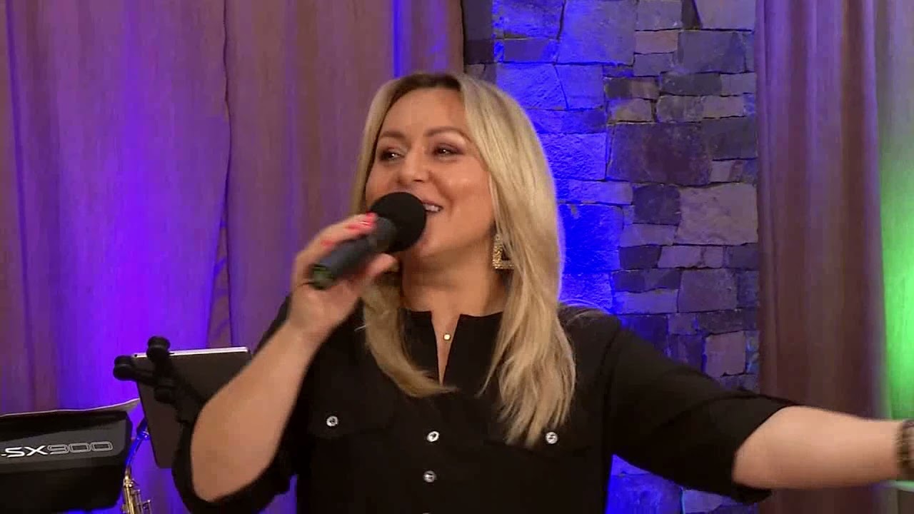 Renáta Čonková - BESAME MUCHO - TV ŠLAGER