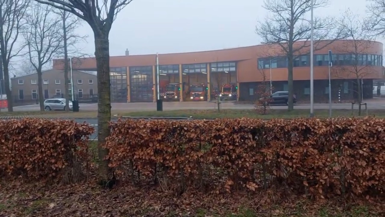 PRIO1 Volledige duik uitruk Brandweer Urk - 256511 256531 256532 Voertuig te water Karel Doormanweg!