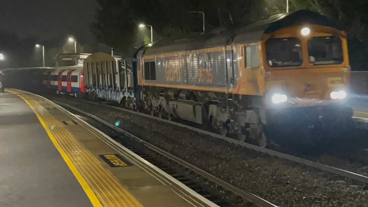 Tube train on tow at Lea Road 38031-48031 66735 & 66702 6X21 18;12 4E 22/1/2026