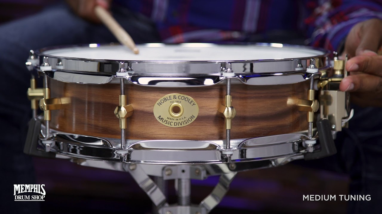 Noble & Cooley 14x4 Solid Shell Classic Walnut Snare Drum  - Clear Oil (FGSSW144NOFG)