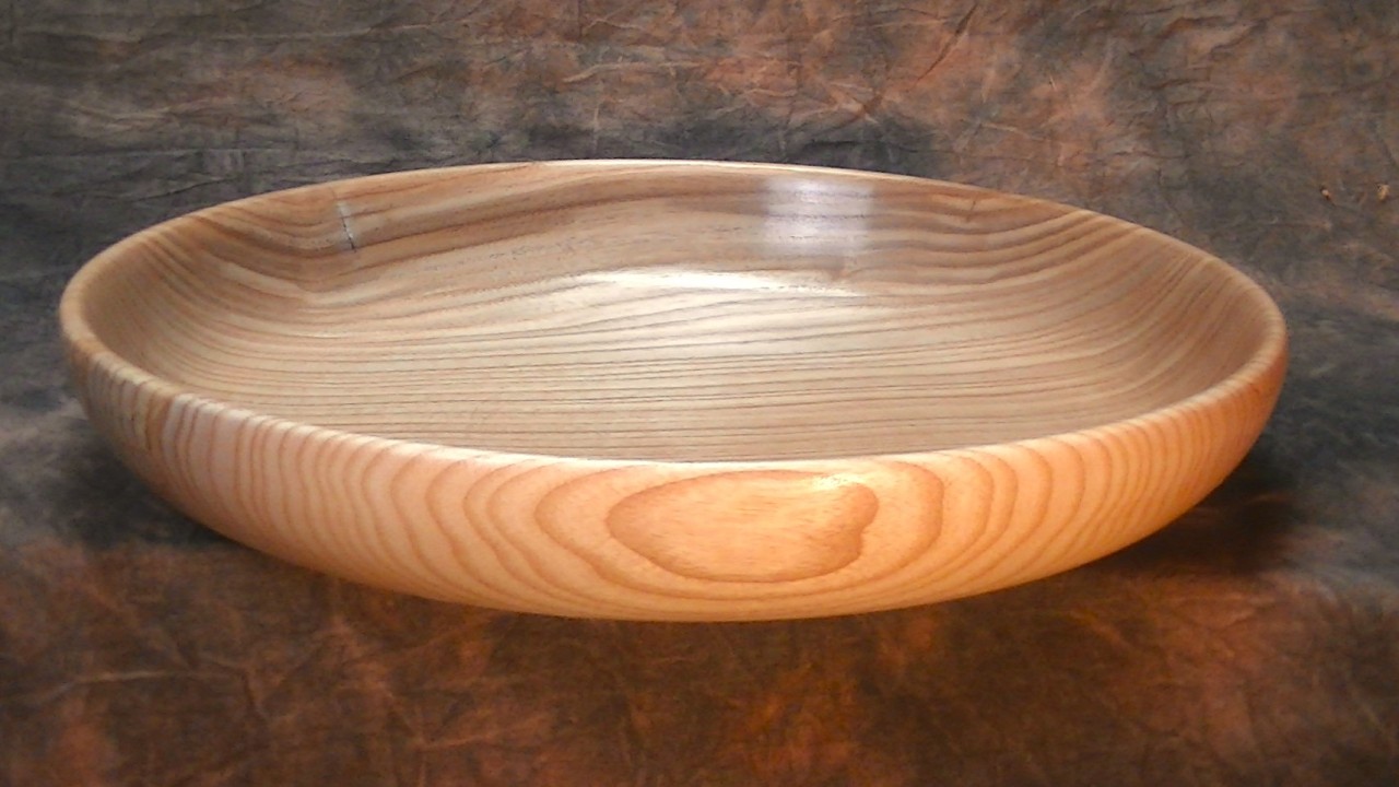 woodturning a large ash bowl