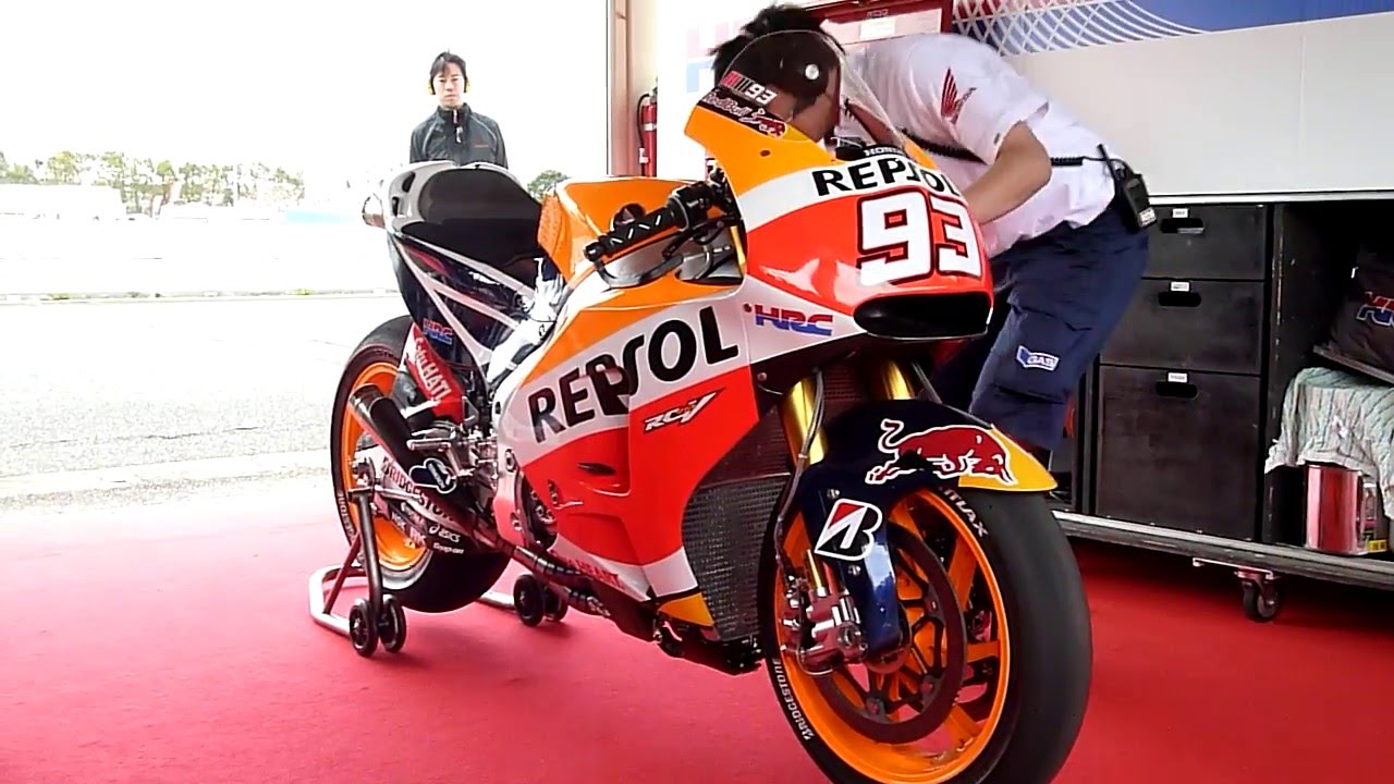 ㊗️30万回再生！【Enjoy Honda】RC213V エンジン始動 ＠HSR九州 2016.4.3