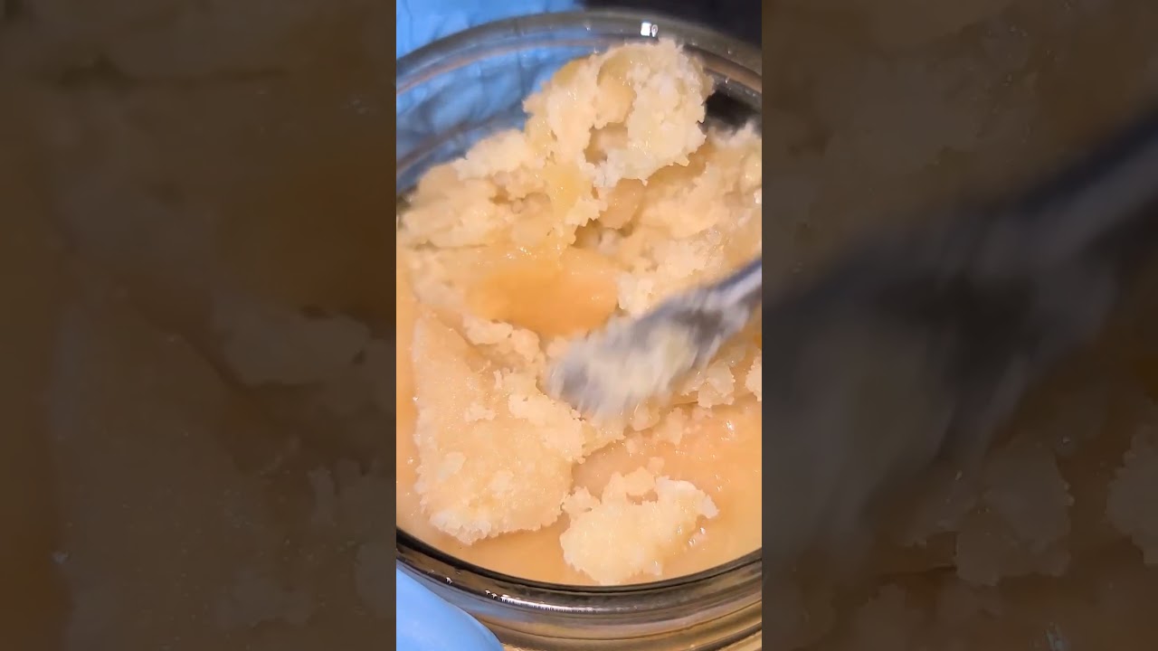 Flick of da wrist #hashrosin #extraction #hash #bloomseedco