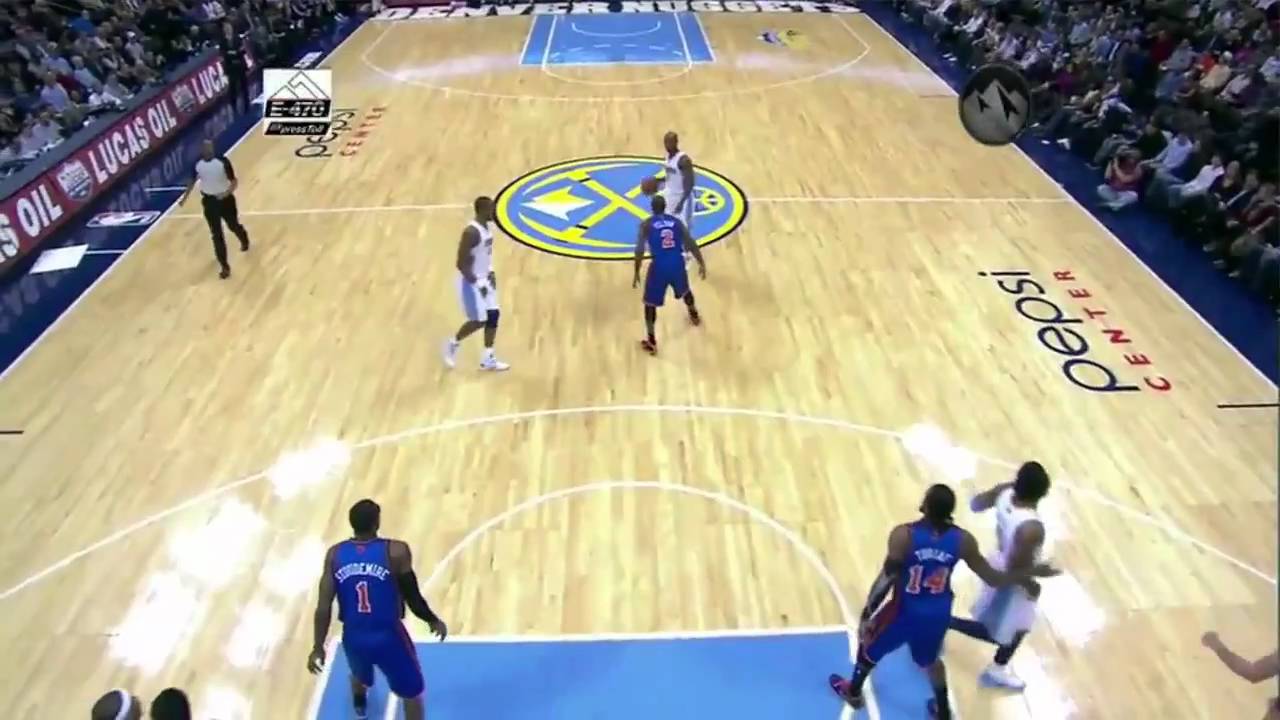 Shelden Williams big dunk on Ronny Turiaf (Nov. 16, 2010)