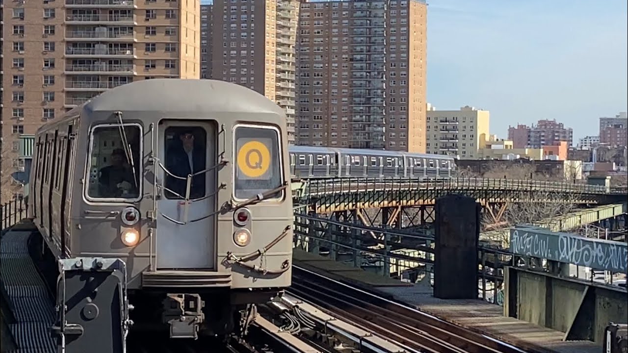 IND/BMT Subway: (F) and (Q) Trains @ West 8th Street (R68, R160A-2, R160B)