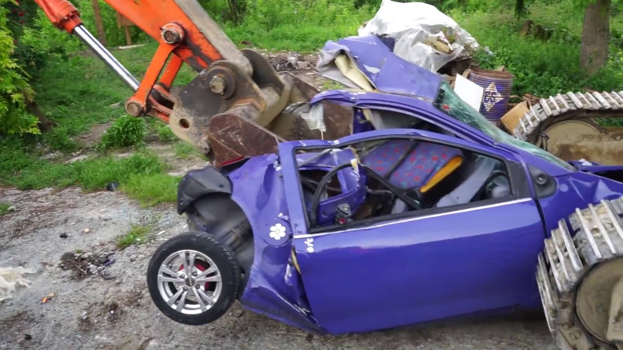 HERMANOS LUCIANO y el TWINGO DE LA PAZ