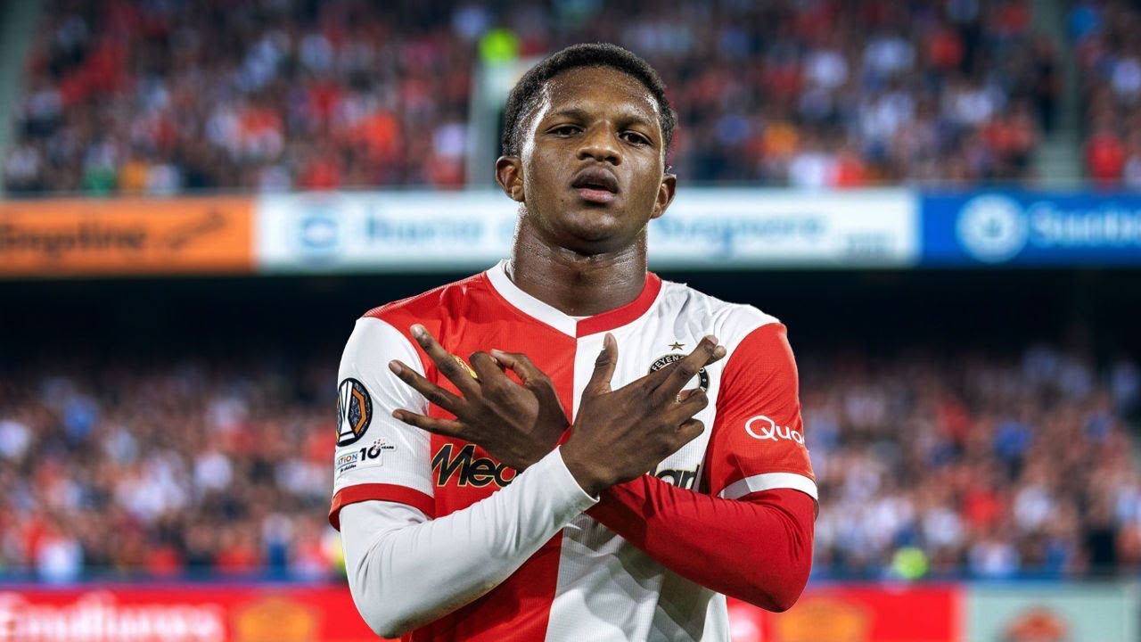 Givairo Read ▶ Defensive Skills, Dribbling & Build-Up Play