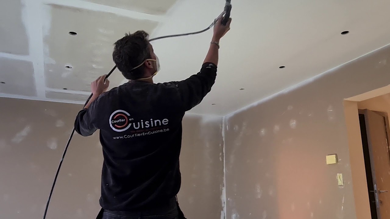 Peinture avec Airless Wagner 350 via Courtier En Cuisine Sprl