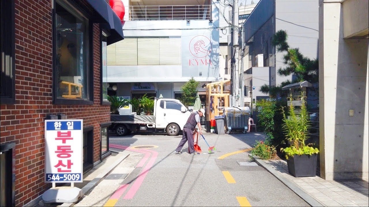 [4K] Walk to Dosan Apgujeong Rodeo alleys : with the most trendy restaurants in Seoul