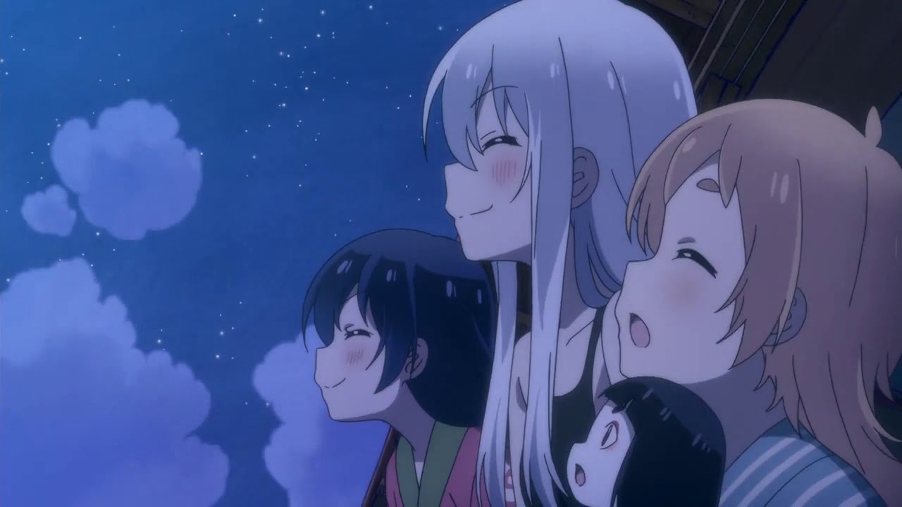 Awoooo at the moon
