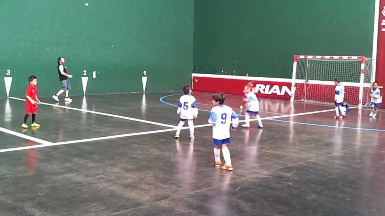 FUTBITO AOIZ-BURLADES  6 AÑOS 12-5-12 (3).mp4
