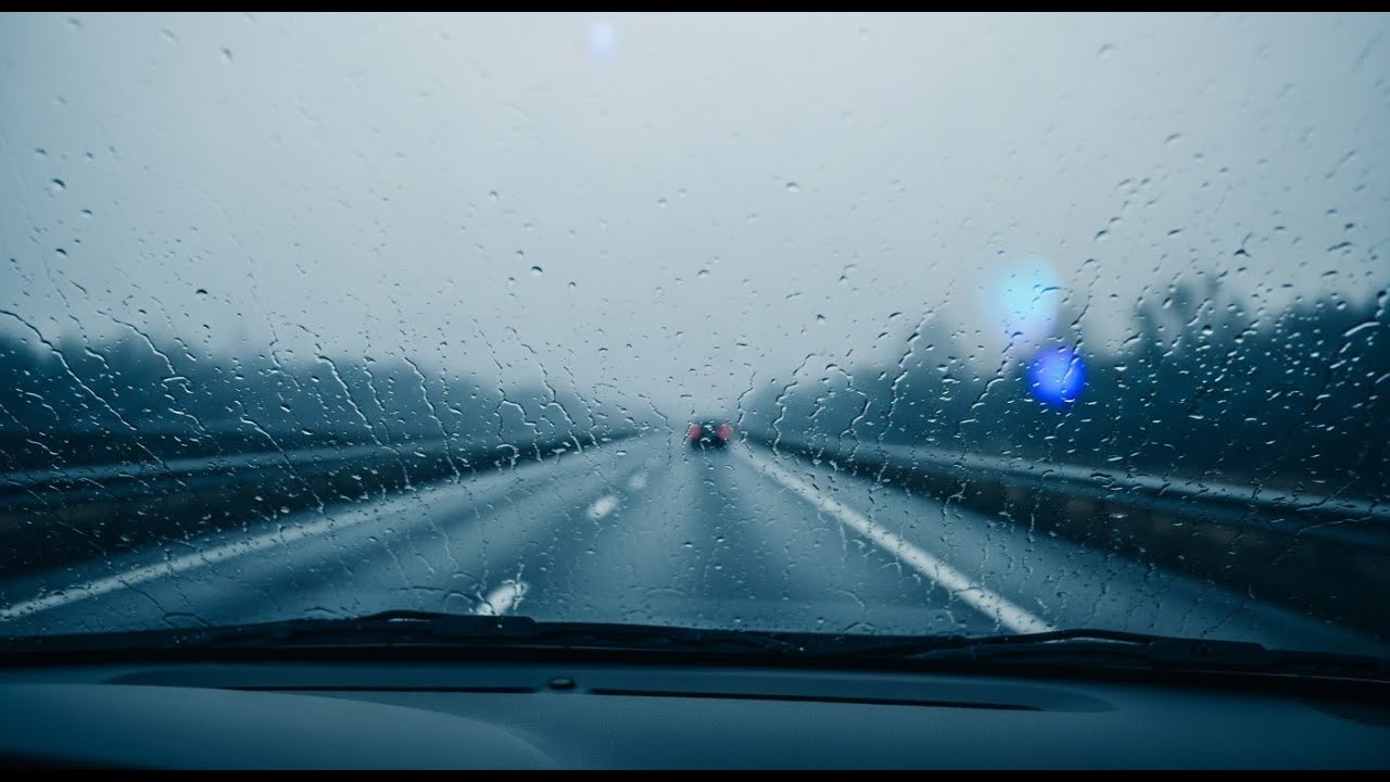 Chuva no Para-brisa do Carro - Tela Escura