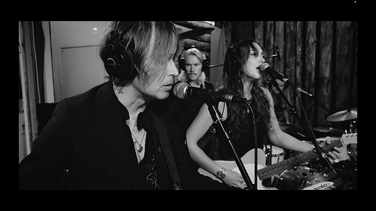 HALM feat. Dennis Lyxzén - Stop Draggin' My Heart Around (Live at Gräsrot Studio)