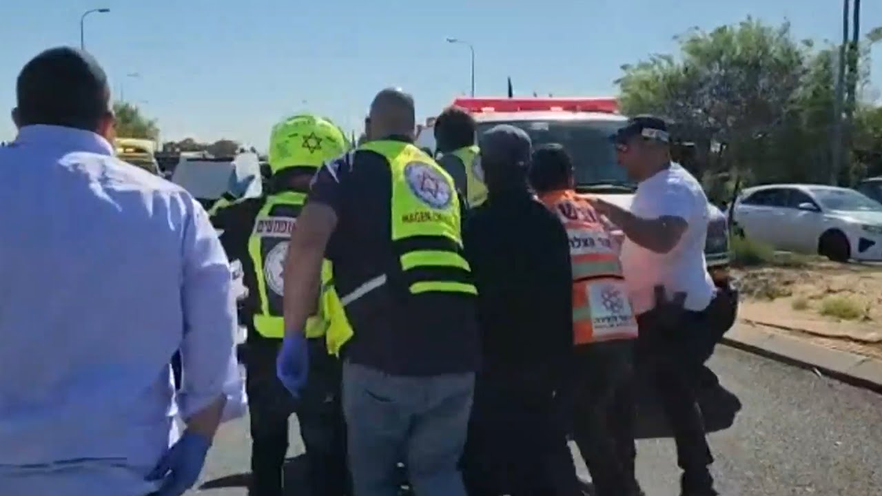 הגבורה של הלוחם הפצוע והחובש: שני חיילים נדקרו בפיגוע בצומת צריפין