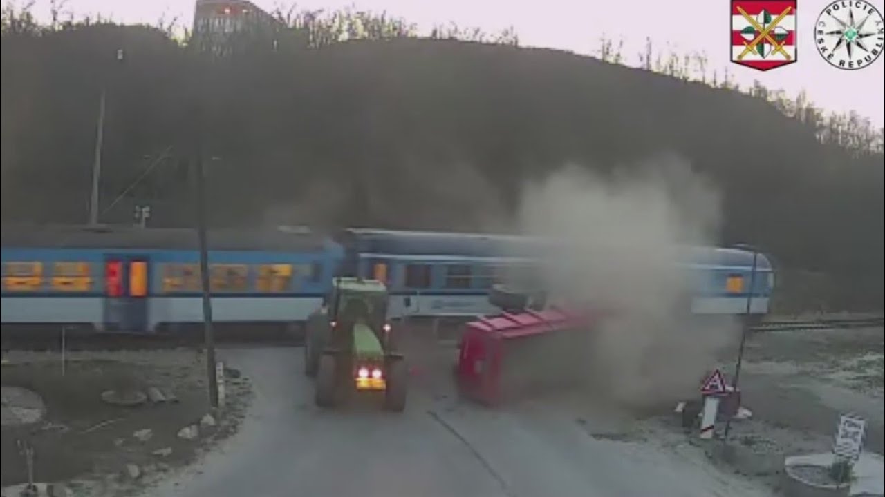 Kamera zachytila nehodu na přejezdu ⚠️