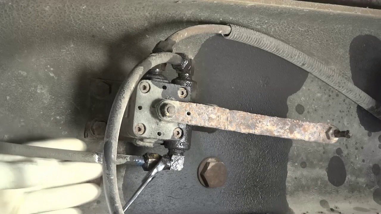 How to Remove an Air Suspension Leveling Valve on a School Bus