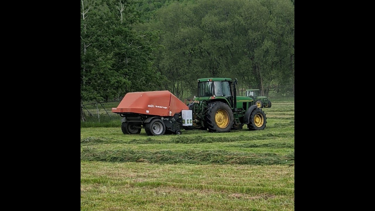 John Deere 7800 and Taarup BIO Baling and Wrapping Heavy First Cut