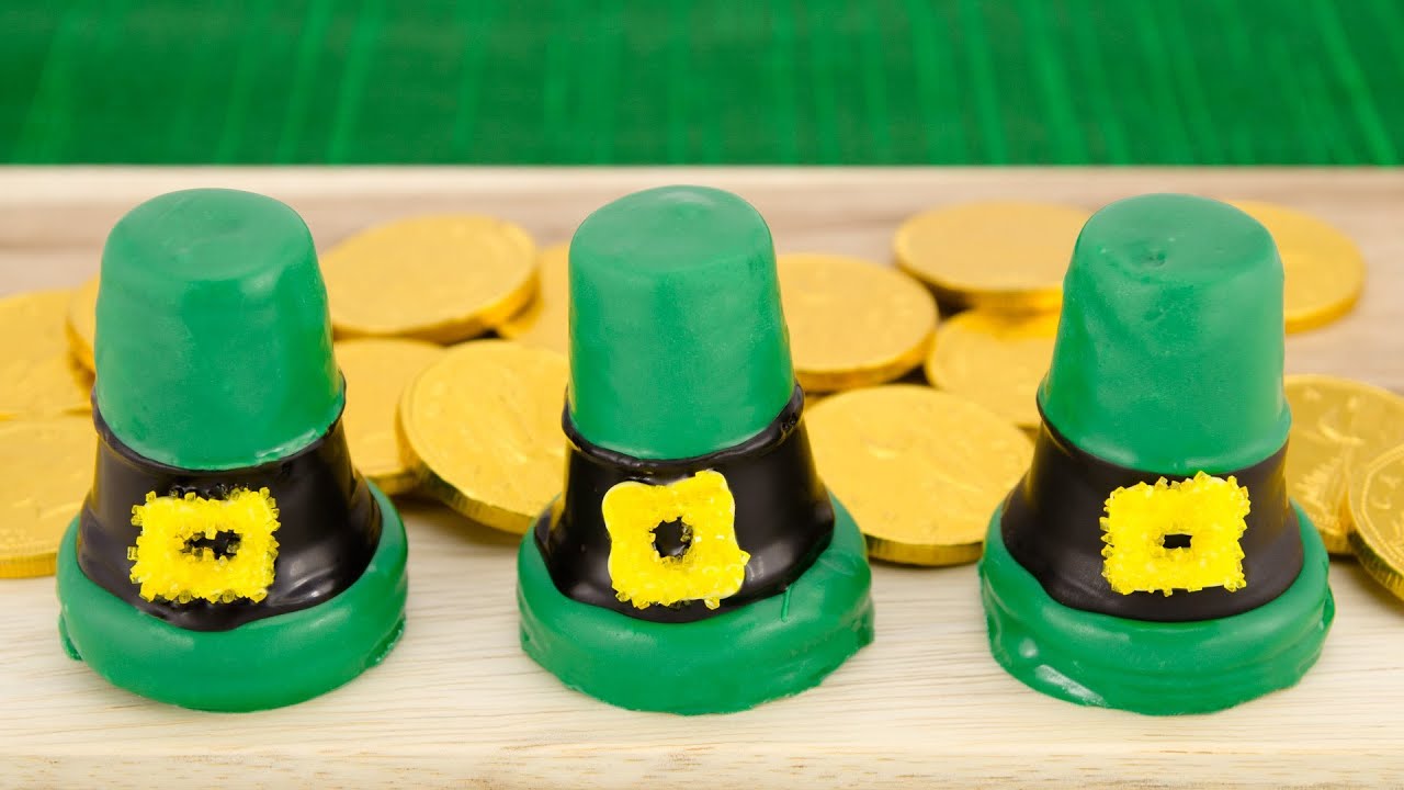 Leprechaun Hat Cupcakes for Saint Patrick's Day by Cookies Cupcakes and Cardio