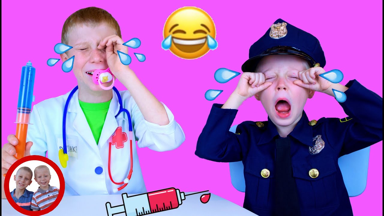 Детский доктор! | Майк и Джейк притворяются, что играют | Доктор набор игрушек | Комплект врача