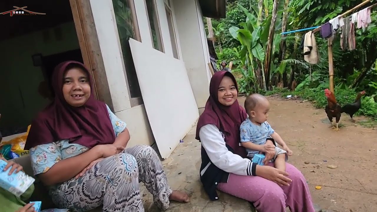 Mengujungi Anak Yatim Yang Tinggal Di Tengah Hutan Bandung Barat