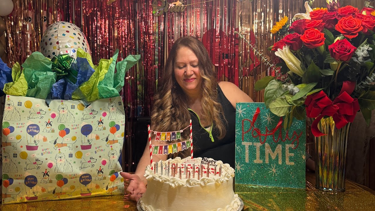 La Comanjita está en vivo selebrando su cumpleaños 🎂acompańame a destapar mis regalos 🎁 