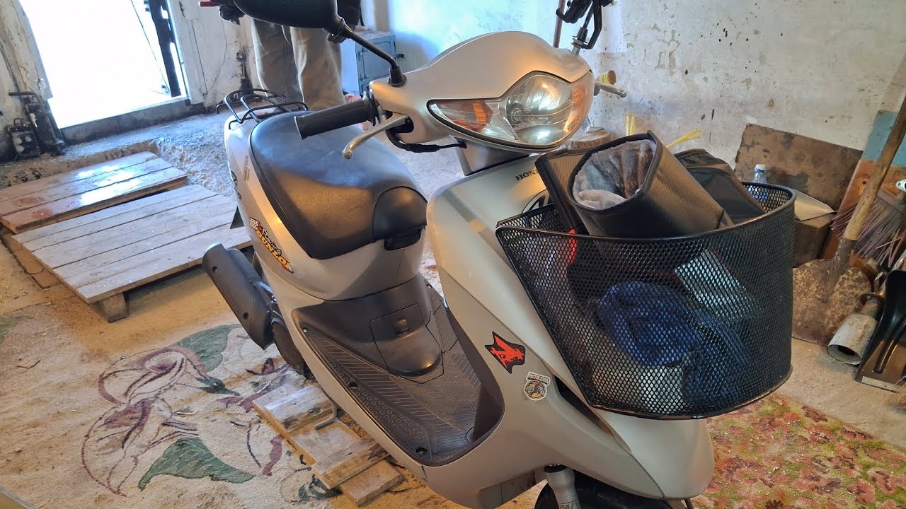 Завожу скутер honda dio af56 после зимнего простоя.