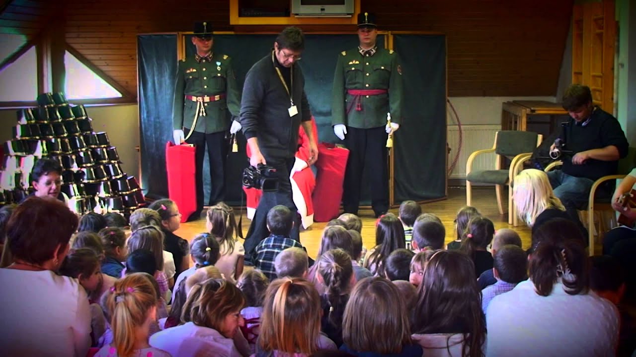 Az Országgyűlési Őrség mikulása járt a gárdonyi óvodában - 2014. HD
