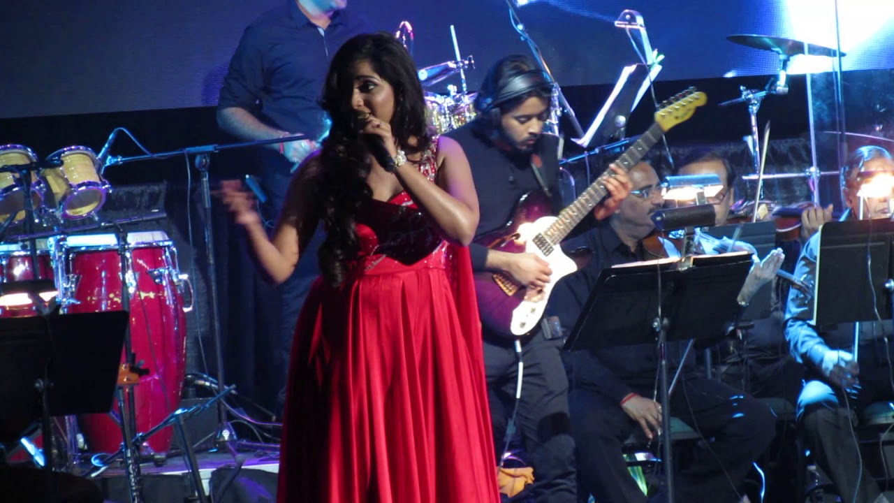 Yeh Ishq Hai Shreya Ghoshal Live (Jab We Met)