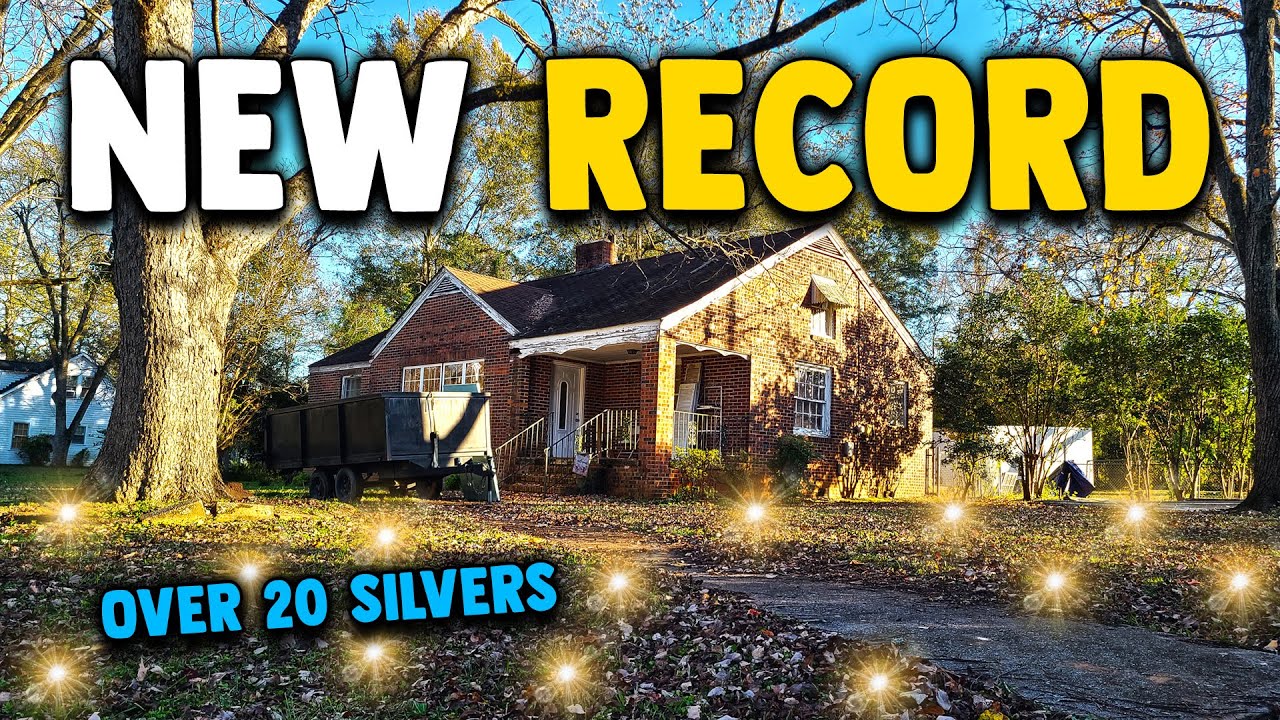 NEW RECORD!!! Over 20 SILVER COINS Found Metal Detecting This Small Yard!