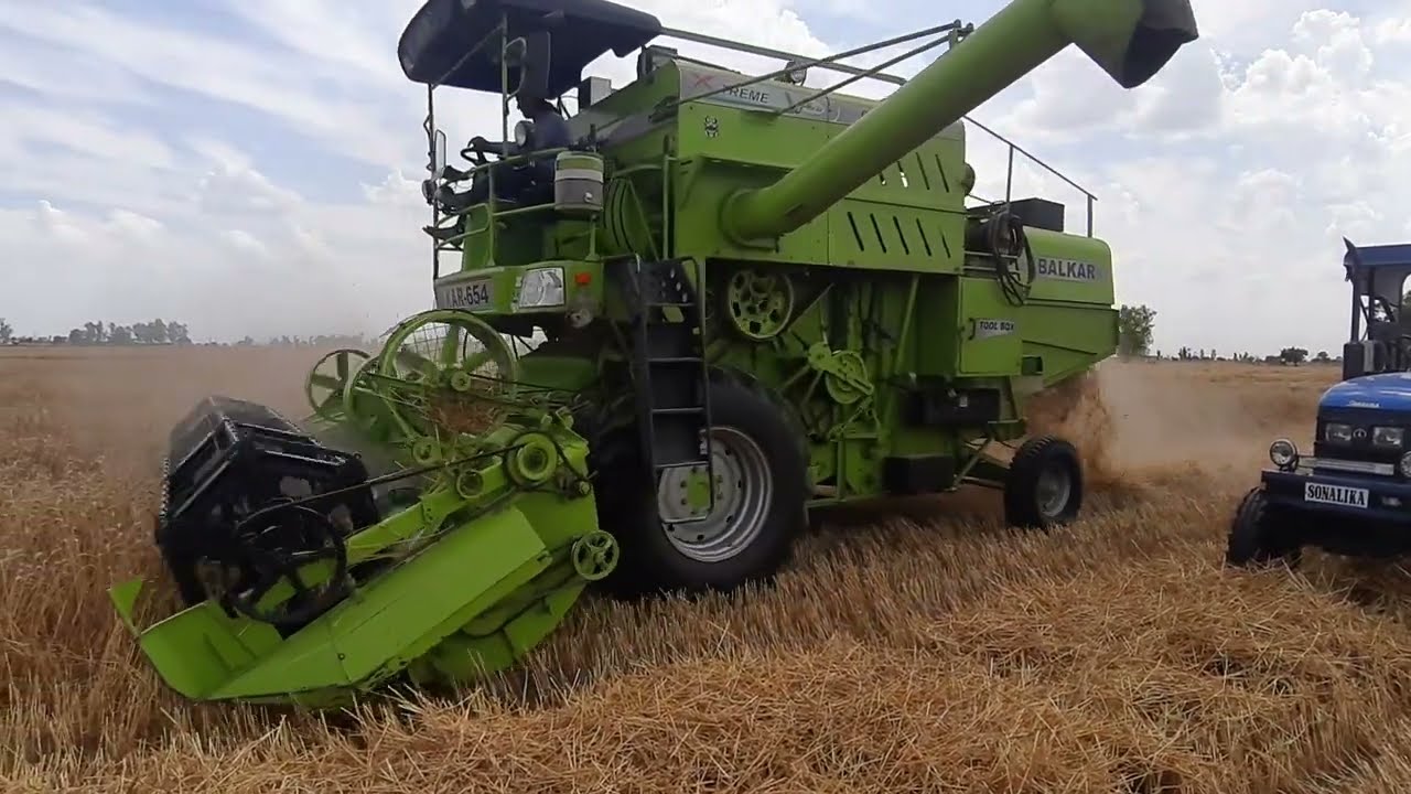Balkar 654 combine harvester maan farm #farmer #khetibadi #like #subscribers #share #morelike