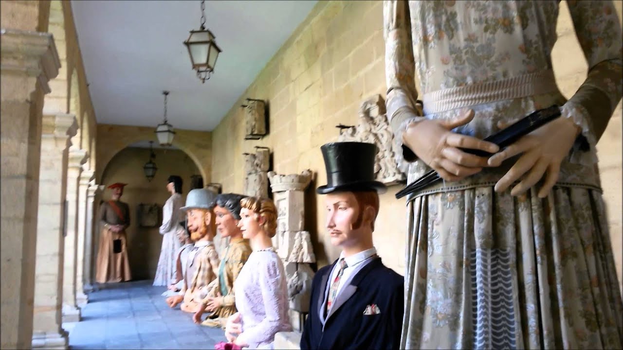 Erraldoiak eta buruhandiak Bilboko Euskal Museoan